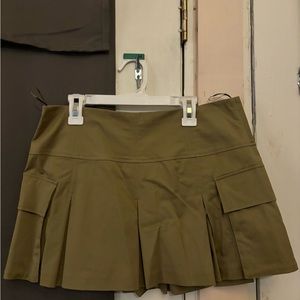 Cute army green Zara mini skirt.